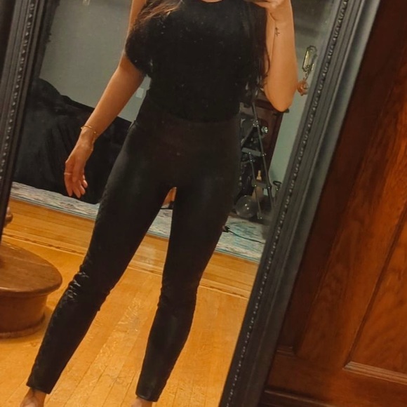 SPANX Faux Leather Quilted Leggings - Picture 4 of 4